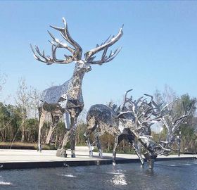 Współczesne metalowe rzeźby zwierząt Ogrodowe rzeźby jeleni do publicznej dekoracji